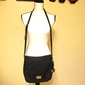 Michael kors crossbody purse